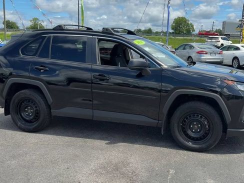 Used 2021 Toyota RAV4 LE AWD/4WD image 8