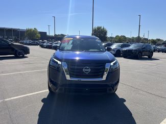 Used 2025 Nissan Pathfinder SV FWD video 2