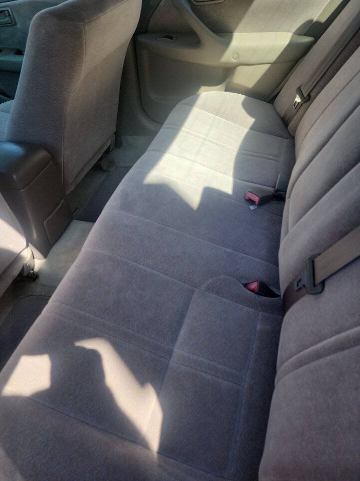 Used 1998 Toyota Camry LE FWD image 10