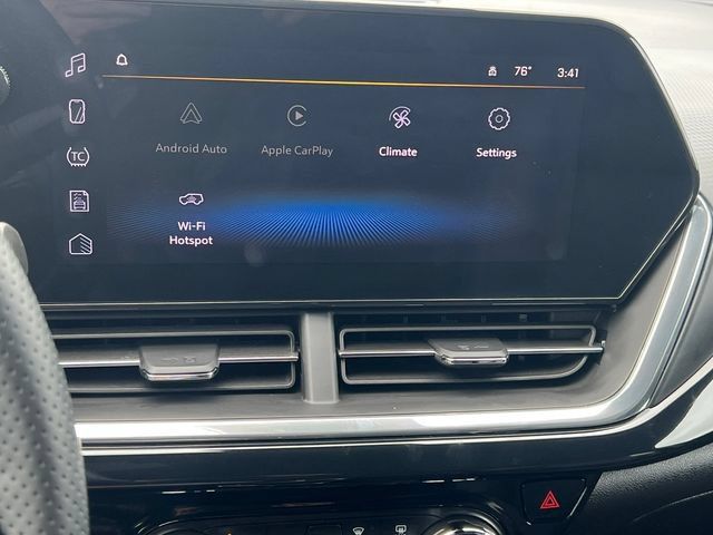 Used 2024 Chevrolet Trax RS w/ Sunroof Package FWD image 21