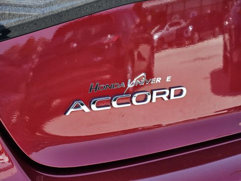 Used 2025 Honda Accord SE image 15