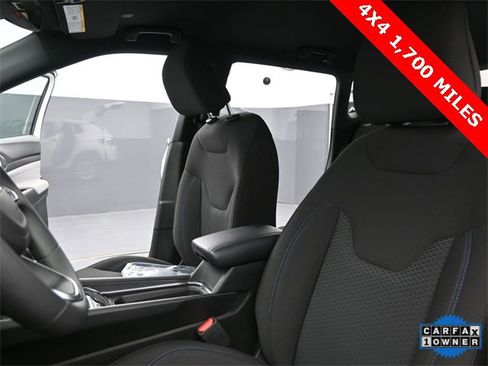 Used 2025 Jeep Compass Sport image 24