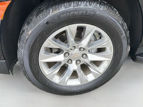 Used 2021 Chevrolet Tahoe Premier w/ Premium Package image 32