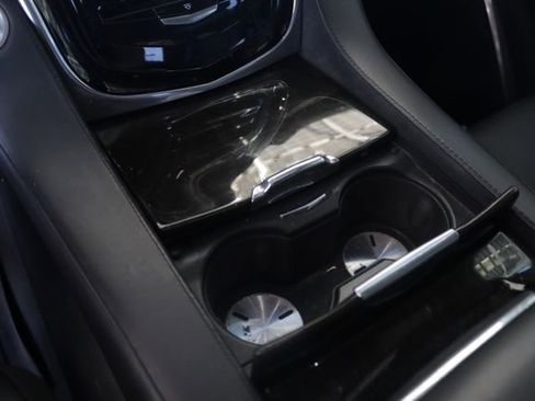 Used 2017 Cadillac Escalade Platinum image 21