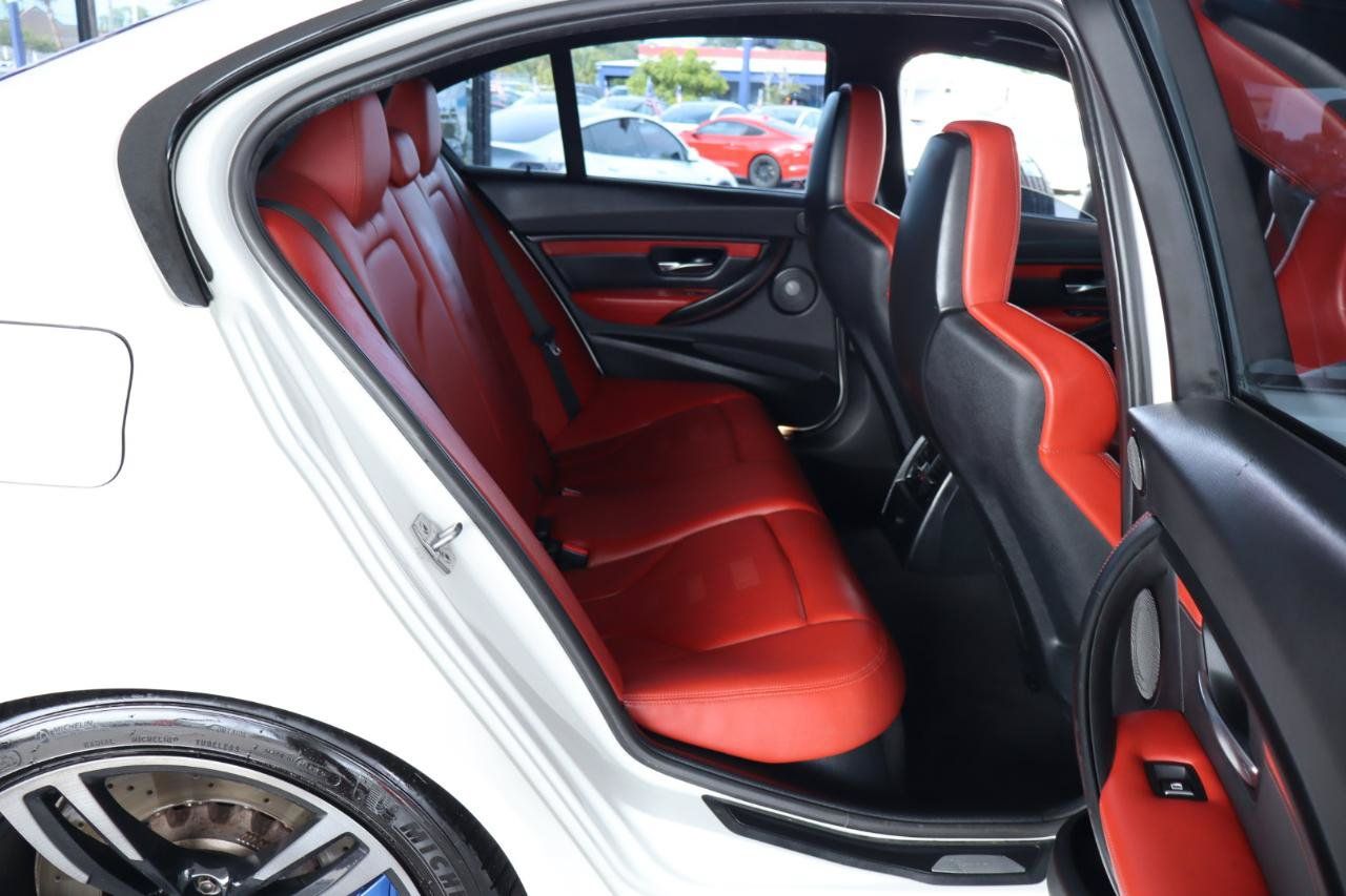Used 2018 BMW M3 RWD image 32