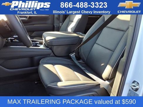 New 2026 Chevrolet Suburban Premier image 6