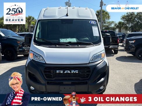 Used 2025 RAM ProMaster 2500 w/ Convenience Group FWD image 3