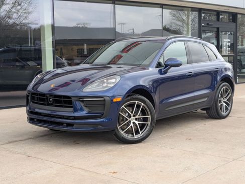 New 2026 Porsche Macan image 1