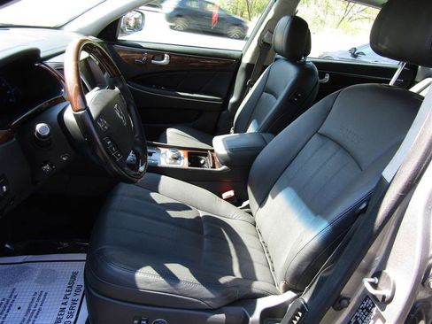 Used 2013 Hyundai Equus Ultimate image 12