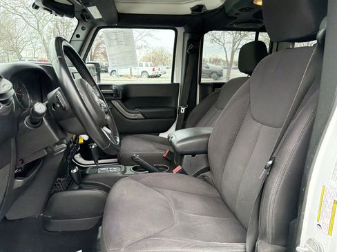 Used 2013 Jeep Wrangler Unlimited Sport image 18