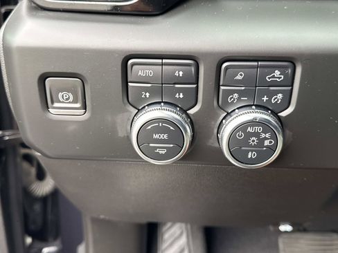 Used 2022 GMC Sierra 1500 AT4 w/ AT4 Premium Package image 17