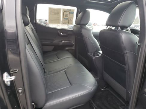 Used 2020 Toyota Tacoma TRD Sport image 31