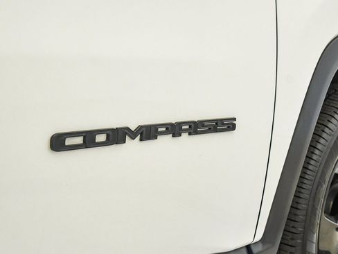 Used 2019 Jeep Compass Altitude image 29