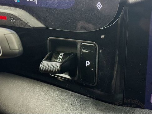 Used 2021 Porsche Taycan image 21