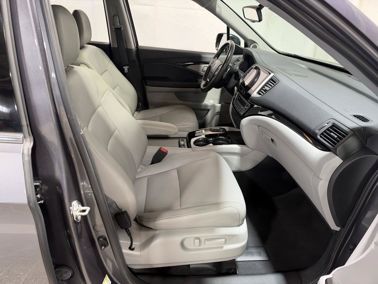 Used 2016 Honda Pilot Touring image 10