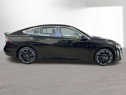 New 2026 Nissan Sentra SR w/ SR Premium Package FWD image 35