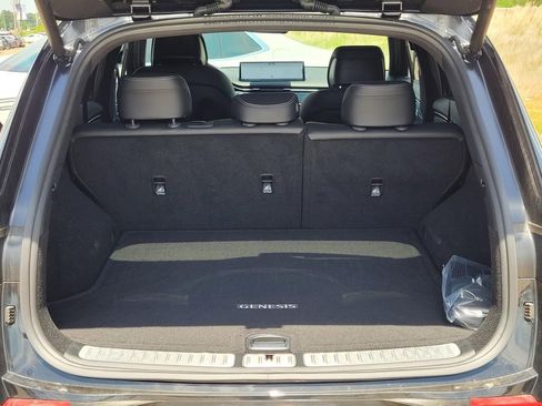 Used 2025 Genesis GV70 2.5T w/ Sport Prestige Package image 7