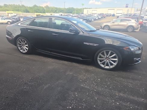 Used 2018 Jaguar XJ R-Sport AWD/4WD image 16