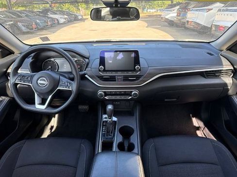 Certified 2025 Nissan Altima 2.5 SV FWD image 18