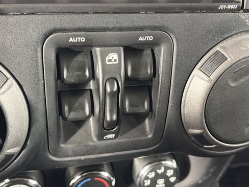 Used 2017 Jeep Wrangler Unlimited Sport w/ Quick Order Package 24S AWD/4WD image 20