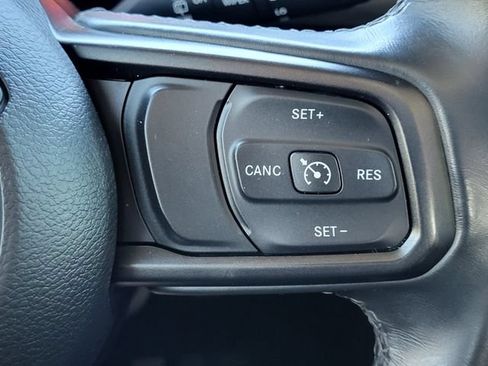 Used 2019 Jeep Wrangler Sport AWD/4WD image 13