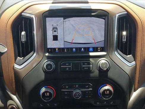 Used 2020 Chevrolet Silverado 1500 High Country w/ Technology Package RWD image 14