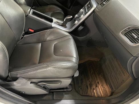 Used 2017 Volvo S60 T5 Dynamic w/ Vision Package image 29