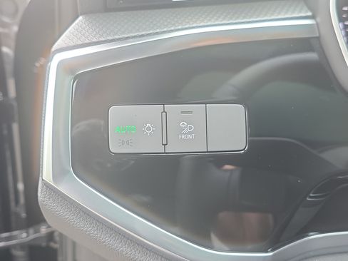 New 2025 Audi Q3 2.0T Premium image 23