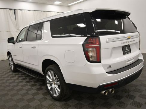 Used 2023 Chevrolet Suburban High Country image 5