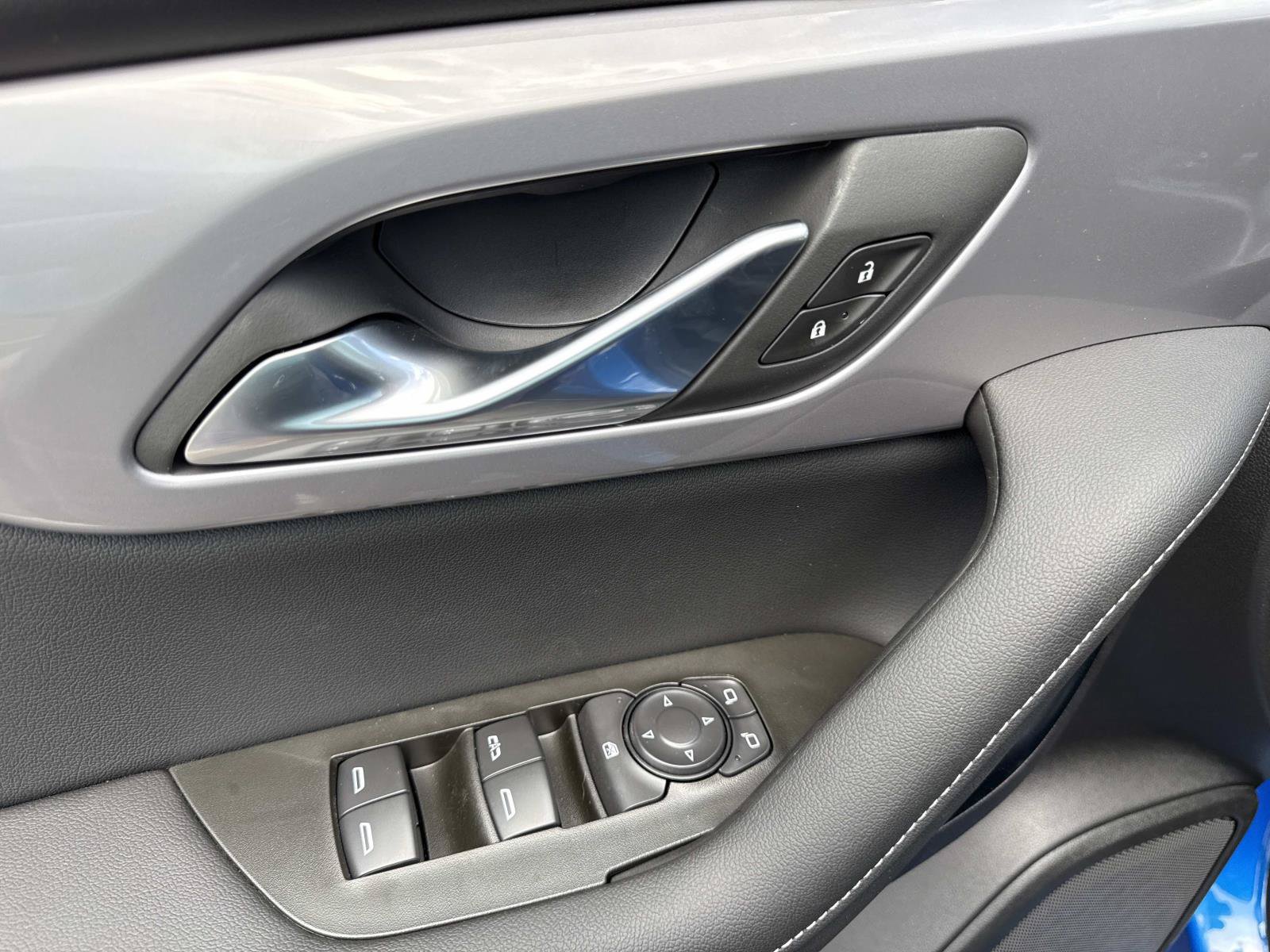 New 2026 Chevrolet Blazer LT w/ Convenience Package FWD image 18