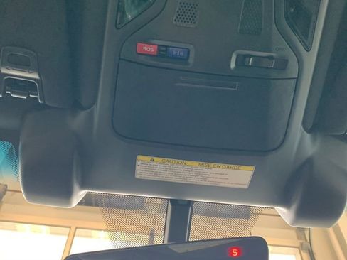 Used 2022 Subaru Outback Wilderness image 7