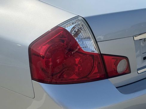 Used 2007 INFINITI M35 w/ Technology Pkg RWD image 10
