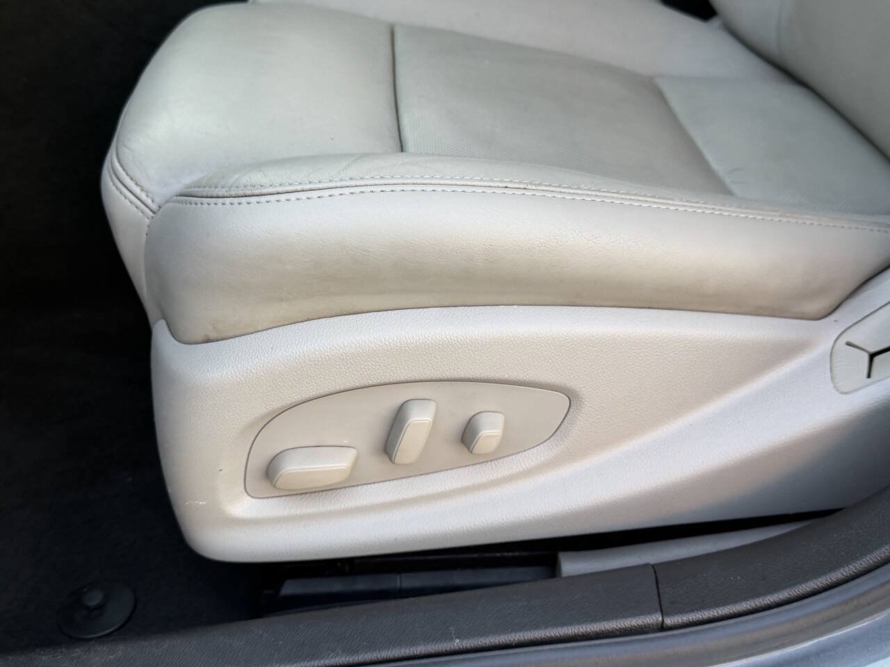 Used 2018 Cadillac CTS Luxury RWD image 5