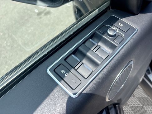 Used 2016 Land Rover Range Rover Supercharged AWD/4WD image 15