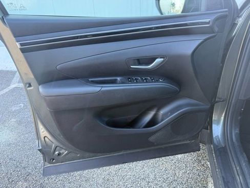 Used 2023 Hyundai Tucson SE image 15