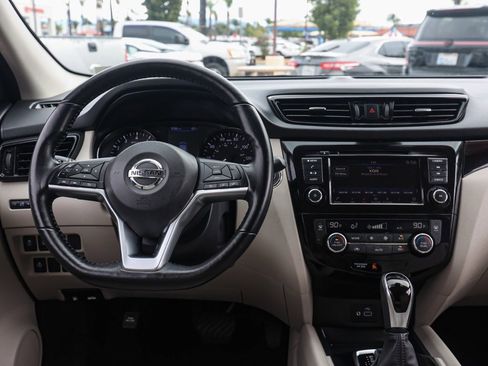 Used 2021 Nissan Rogue Sport SV image 27