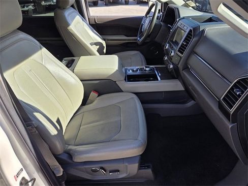 Used 2021 Ford Expedition Max Limited image 16