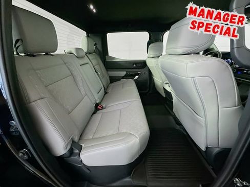 Used 2025 Toyota Tundra Limited AWD/4WD image 26