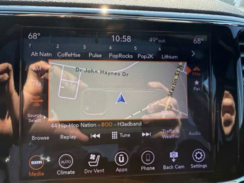 Used 2019 Jeep Grand Cherokee Limited w/ Luxury Group II image 19