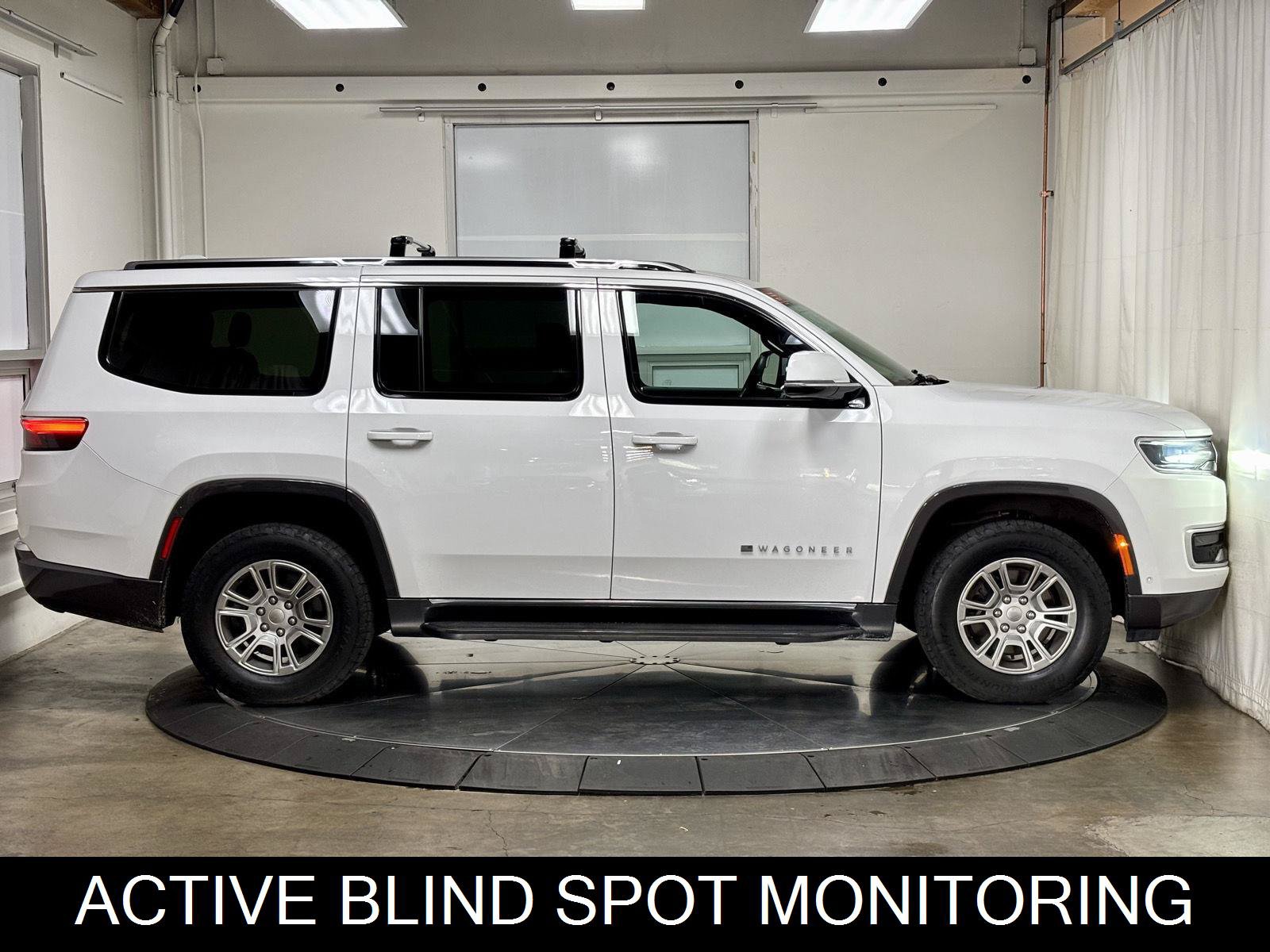 Used 2022 Jeep Wagoneer Series I AWD/4WD image 11