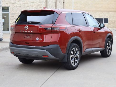 Used 2021 Nissan Rogue SV FWD image 3
