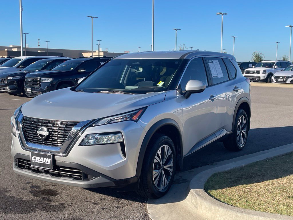 Used 2023 Nissan Rogue SV FWD image 3