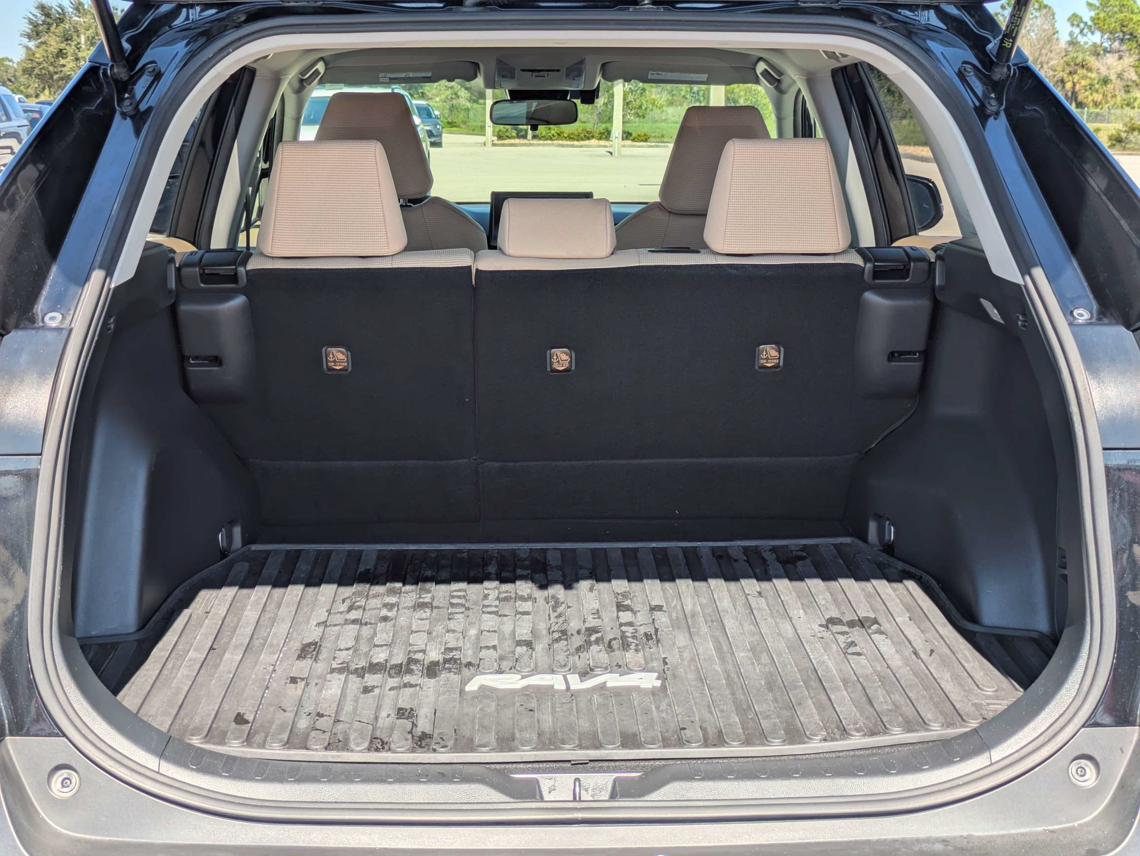 Used 2019 Toyota RAV4 LE w/ Protection Package AWD/4WD image 13
