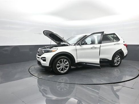 Certified 2023 Ford Explorer Limited w/ Equipment Group 301A image 43