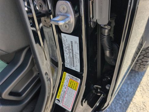 New 2025 Ford Bronco Badlands image 33