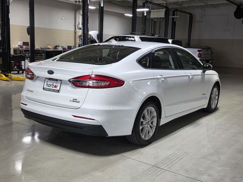 Used 2019 Ford Fusion SE image 11