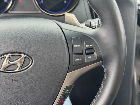 Used 2016 Hyundai Genesis Coupe 3.8 RWD image 19