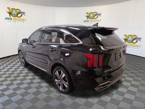Certified 2023 Kia Sorento EX image 7