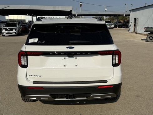 New 2025 Ford Explorer Active w/ Active Comfort Package image 7