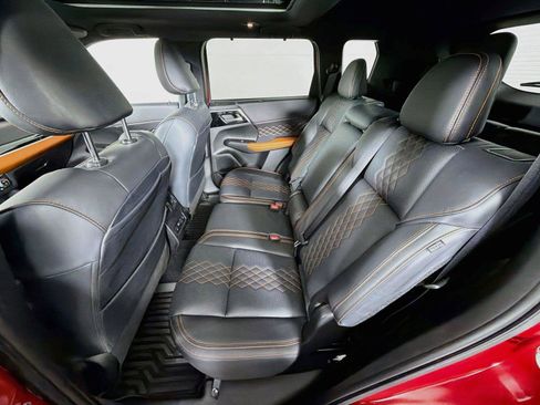 Used 2024 Mitsubishi Outlander SEL AWD/4WD image 25